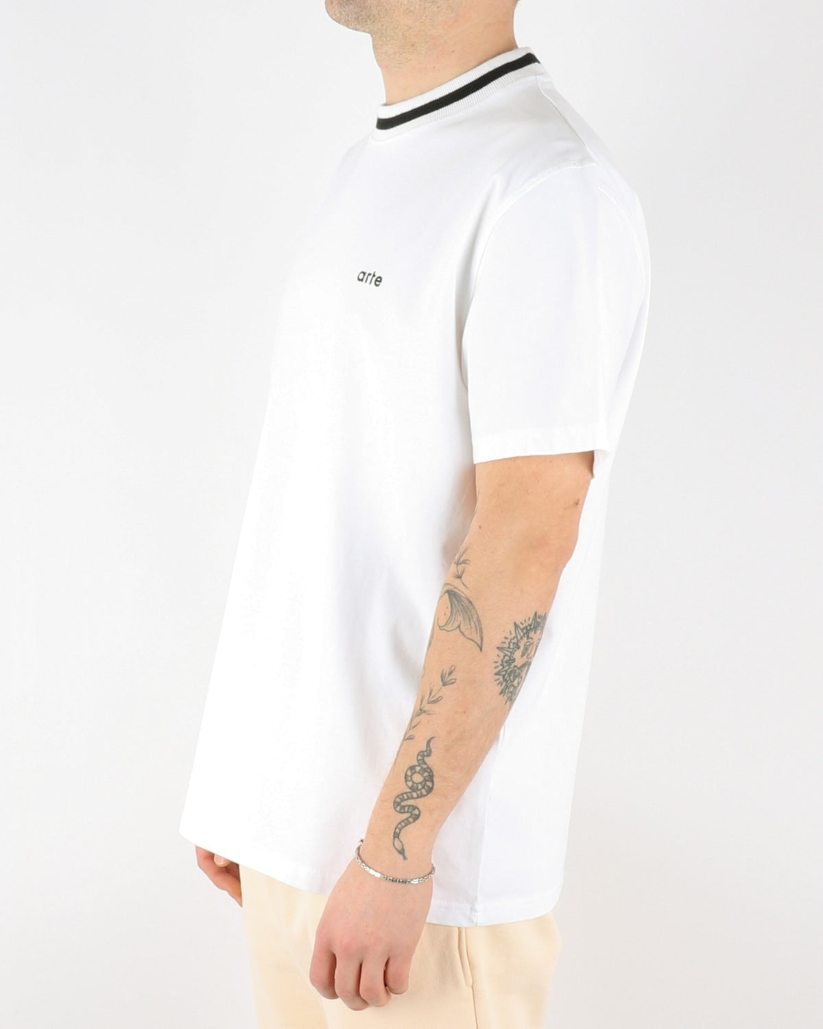 arte_tomi collar t-shirt_white_2_3