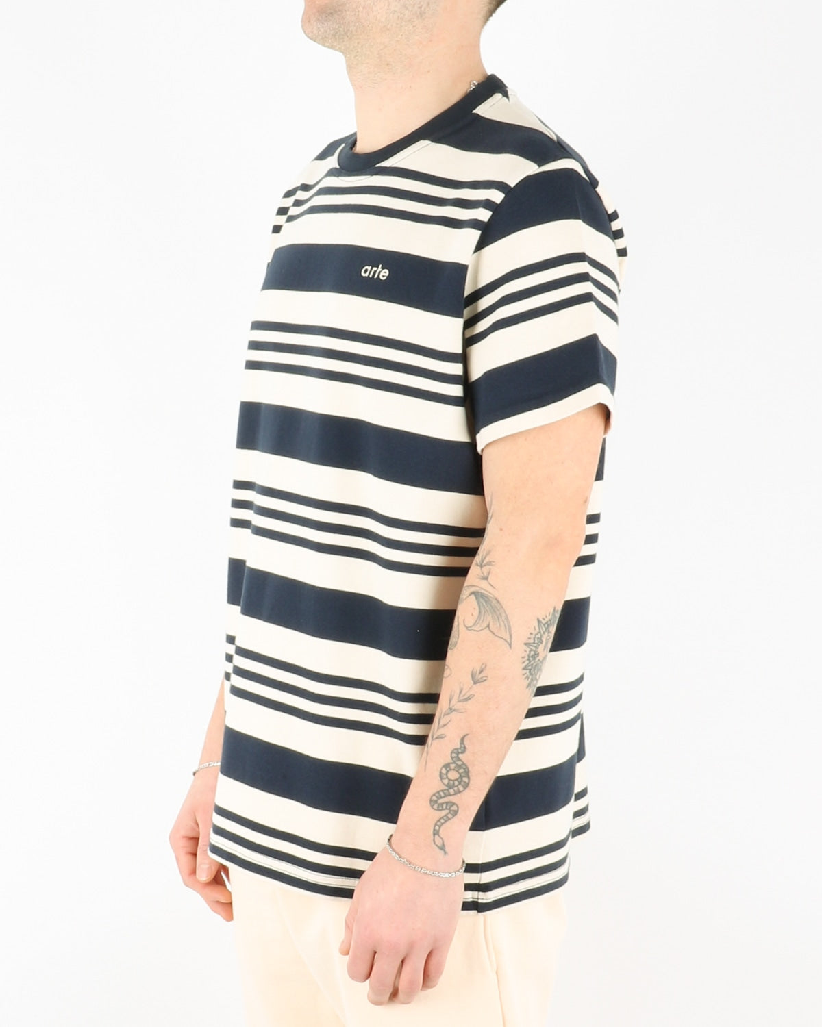 arte_tomi stripes t-shirt_navy creme_2_3